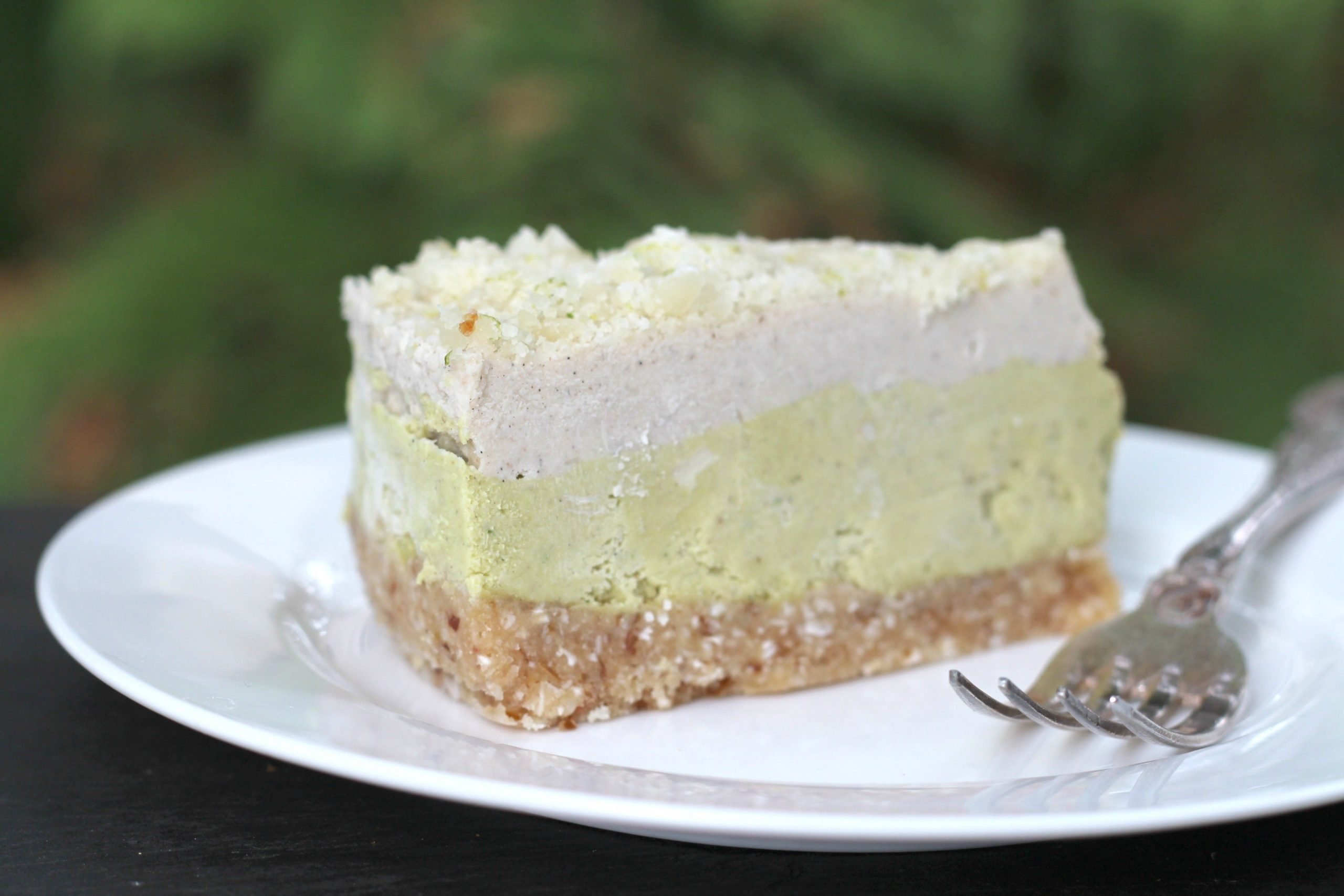 Raw lime cheesecake